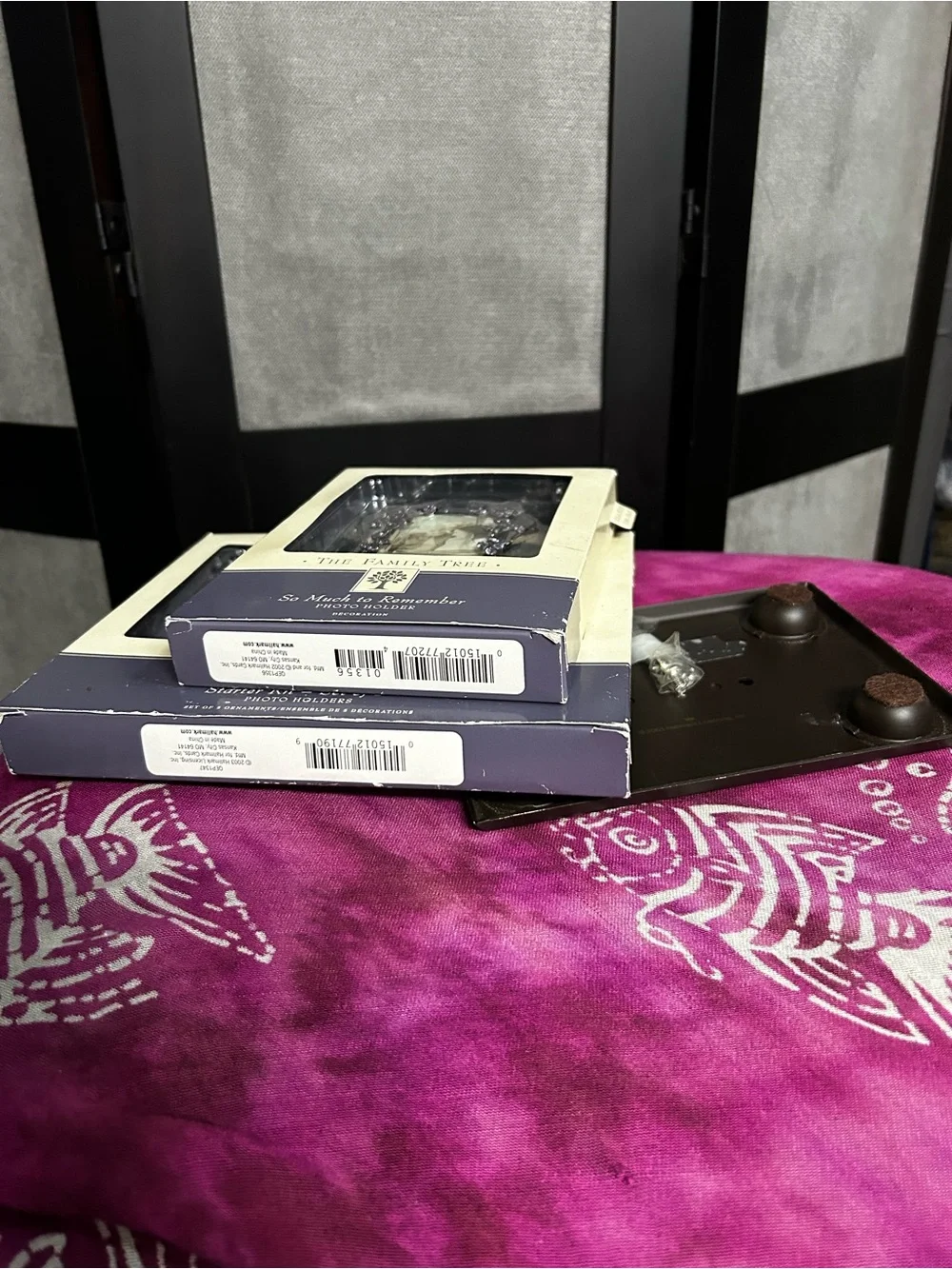 Vintage Hallmark The Family Tree Photo Holders Sets and display base lot.